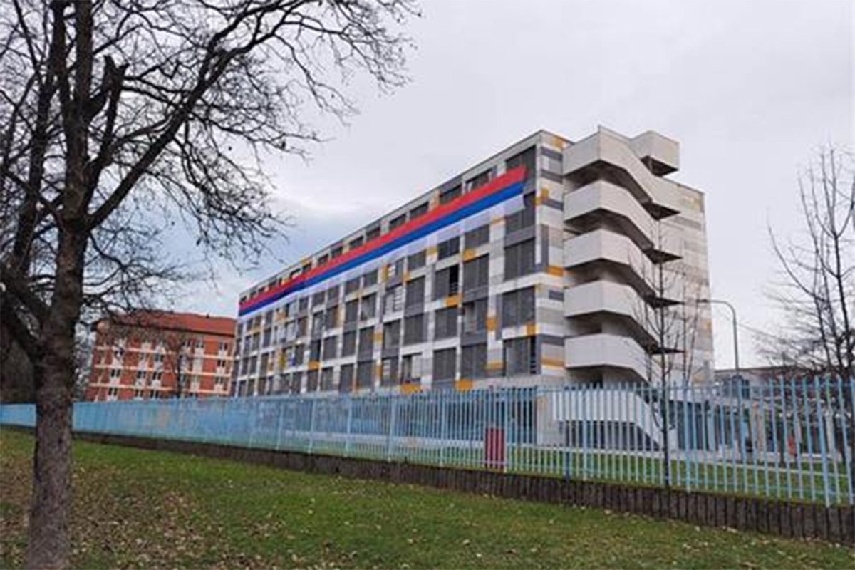 Studenti u Banjaluci istakli zastavu Republike Srpske